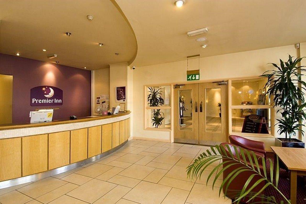 Premier Inn West Bromwich Central Ngoại thất bức ảnh