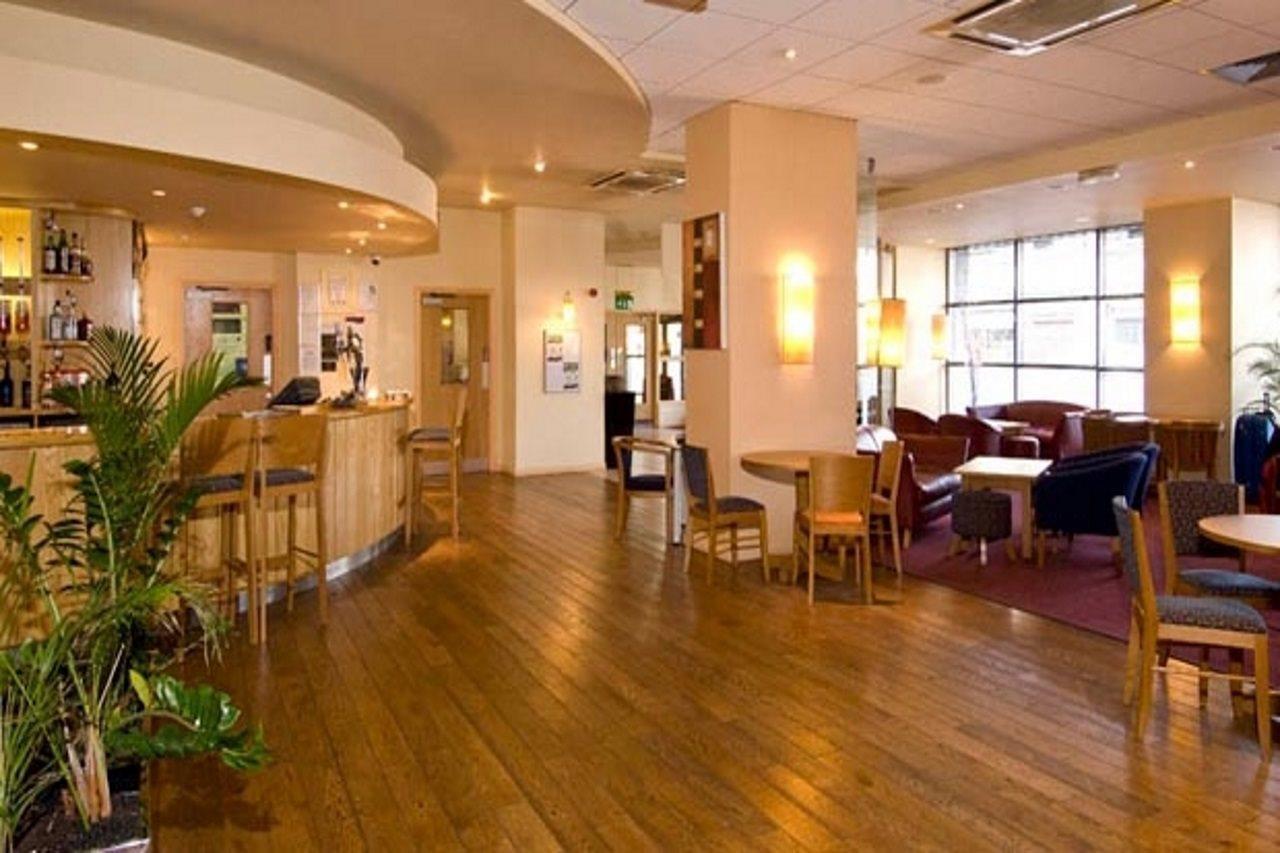 Premier Inn West Bromwich Central Ngoại thất bức ảnh